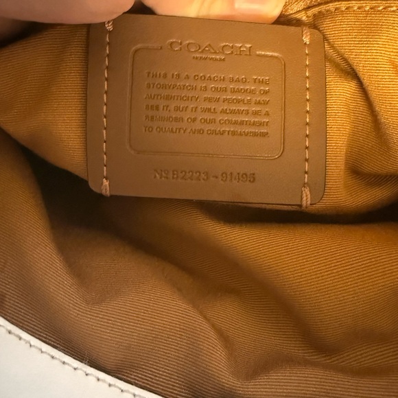 Coach Lillie Carryall Chalk Signature - Picture 15 of 16